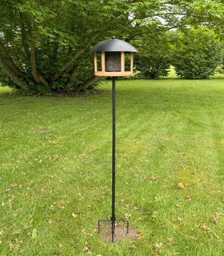 Fuglefoderhus På Spyd Cottage