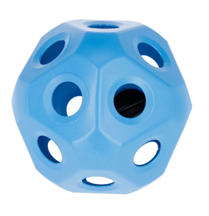 Hø og legebold pony