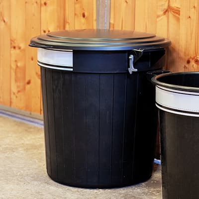 Fodertønde med låg & etiket